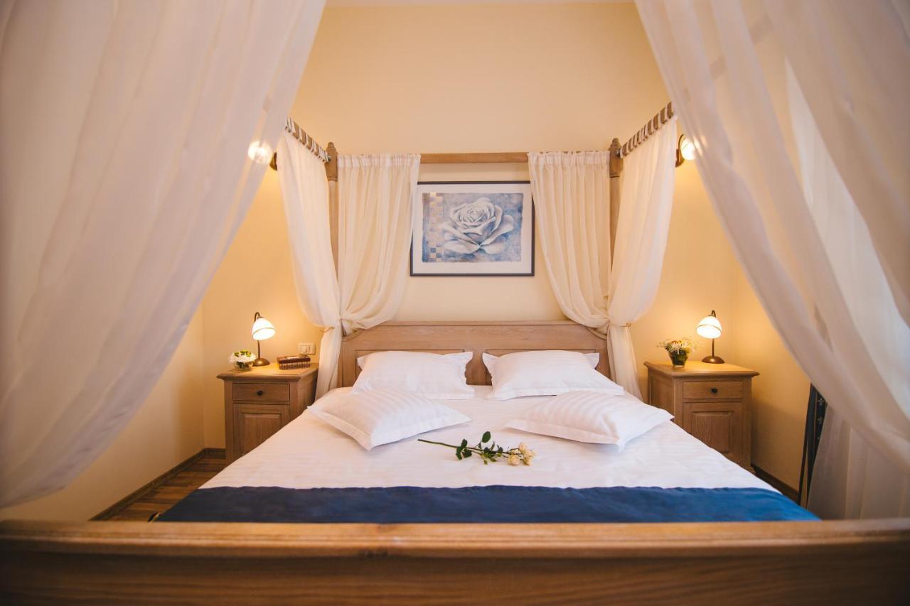 Karlhof Hotell Sebeş Eksteriør bilde