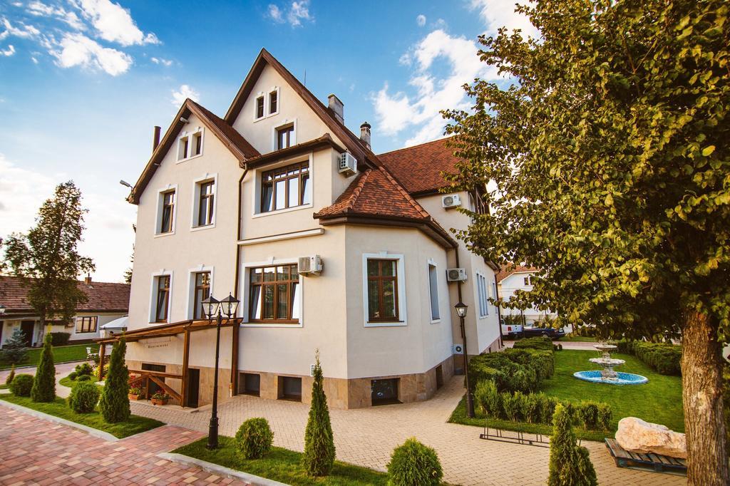 Karlhof Hotell Sebeş Eksteriør bilde