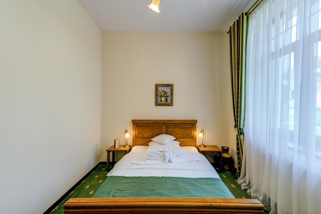 Karlhof Hotell Sebeş Eksteriør bilde