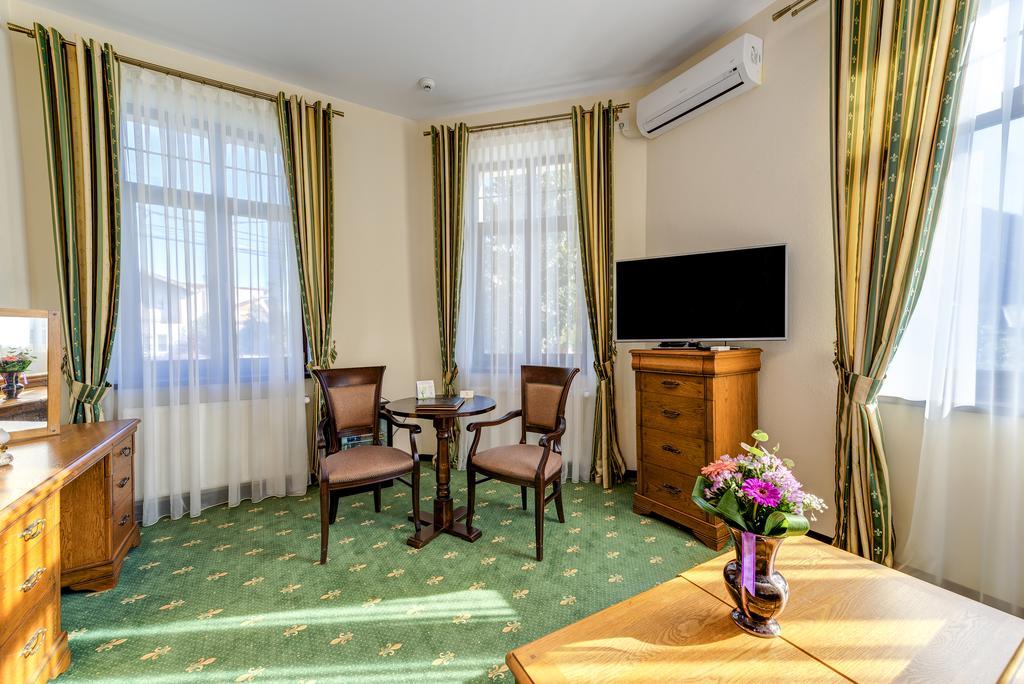 Karlhof Hotell Sebeş Eksteriør bilde