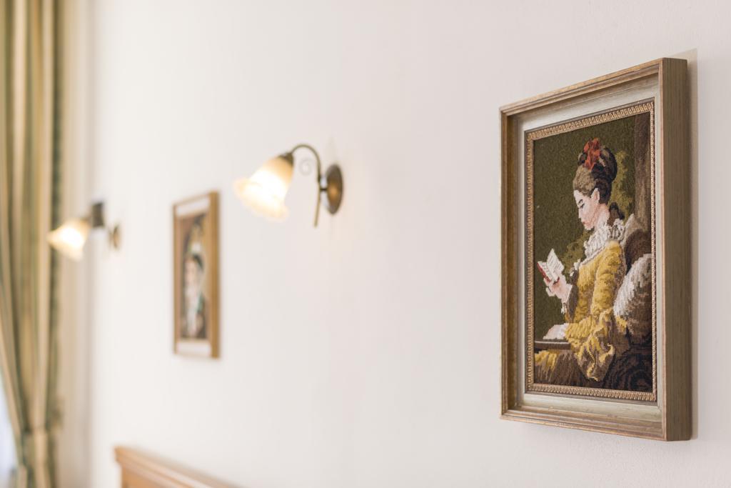 Karlhof Hotell Sebeş Eksteriør bilde