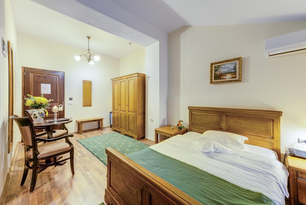 Karlhof Hotell Sebeş Eksteriør bilde