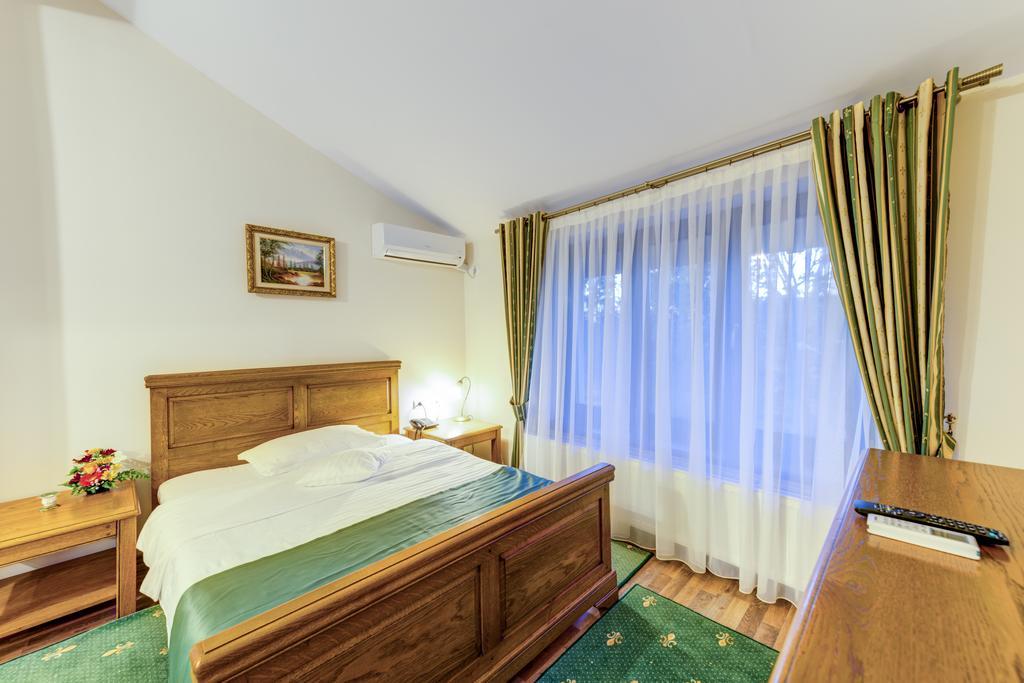 Karlhof Hotell Sebeş Eksteriør bilde