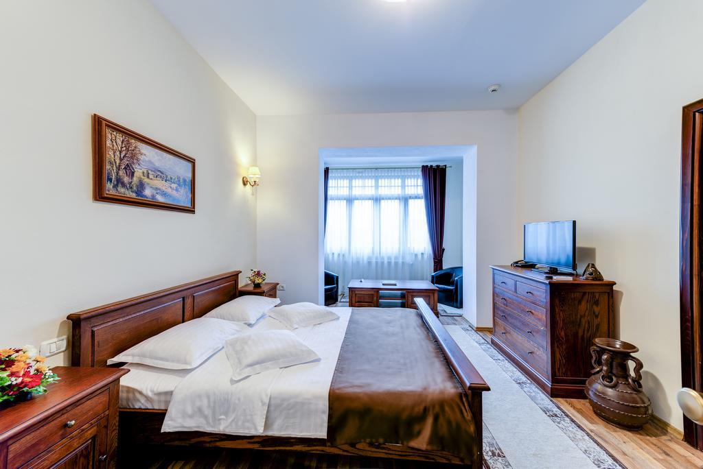Karlhof Hotell Sebeş Eksteriør bilde