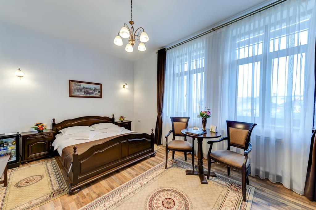 Karlhof Hotell Sebeş Eksteriør bilde